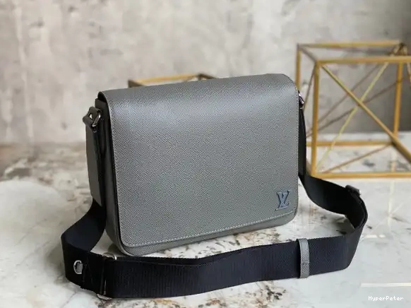 VUITTON PM LOUIS DISTRICT 0610